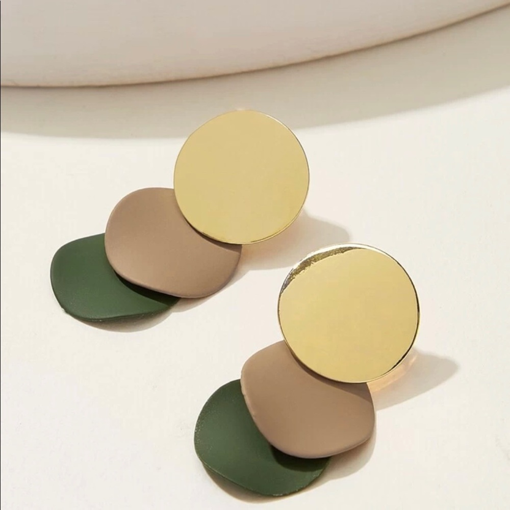 ✨2/$25✨Layered Disc Drops✨ - Picture 2 of 4